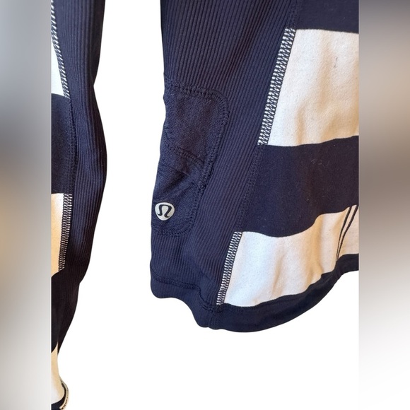 Lululemon Run: Switch Back Long Sleeve  Size 4 - Picture 7 of 13